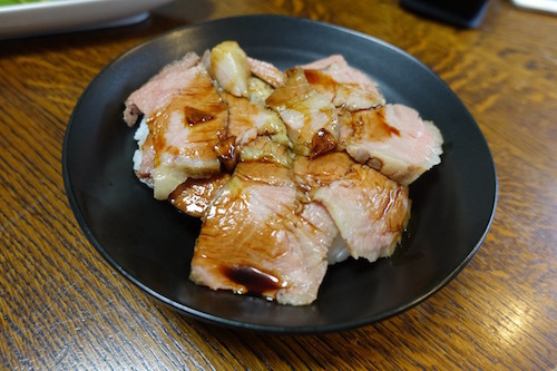 低温調理のローストポークで今治名物「焼豚玉子飯」をつくってみました。