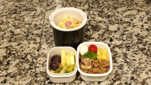 お弁当　チャーハン　生姜焼き